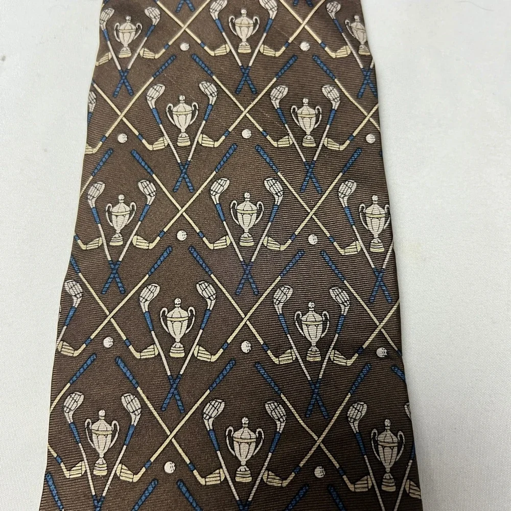 Wembley Silk Golf Novelty Tie Brown Trophy Golf Clubs Pattern Necktie‎ Fathers